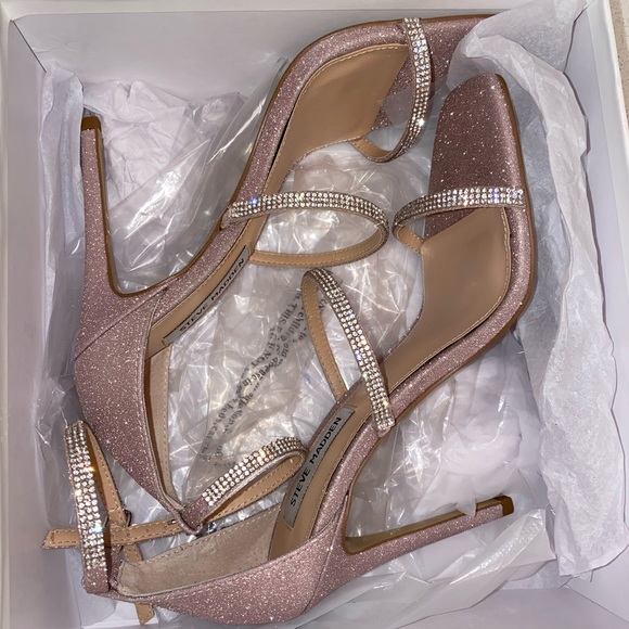 STEVE MADDEN HEELS - Picture 4 of 8